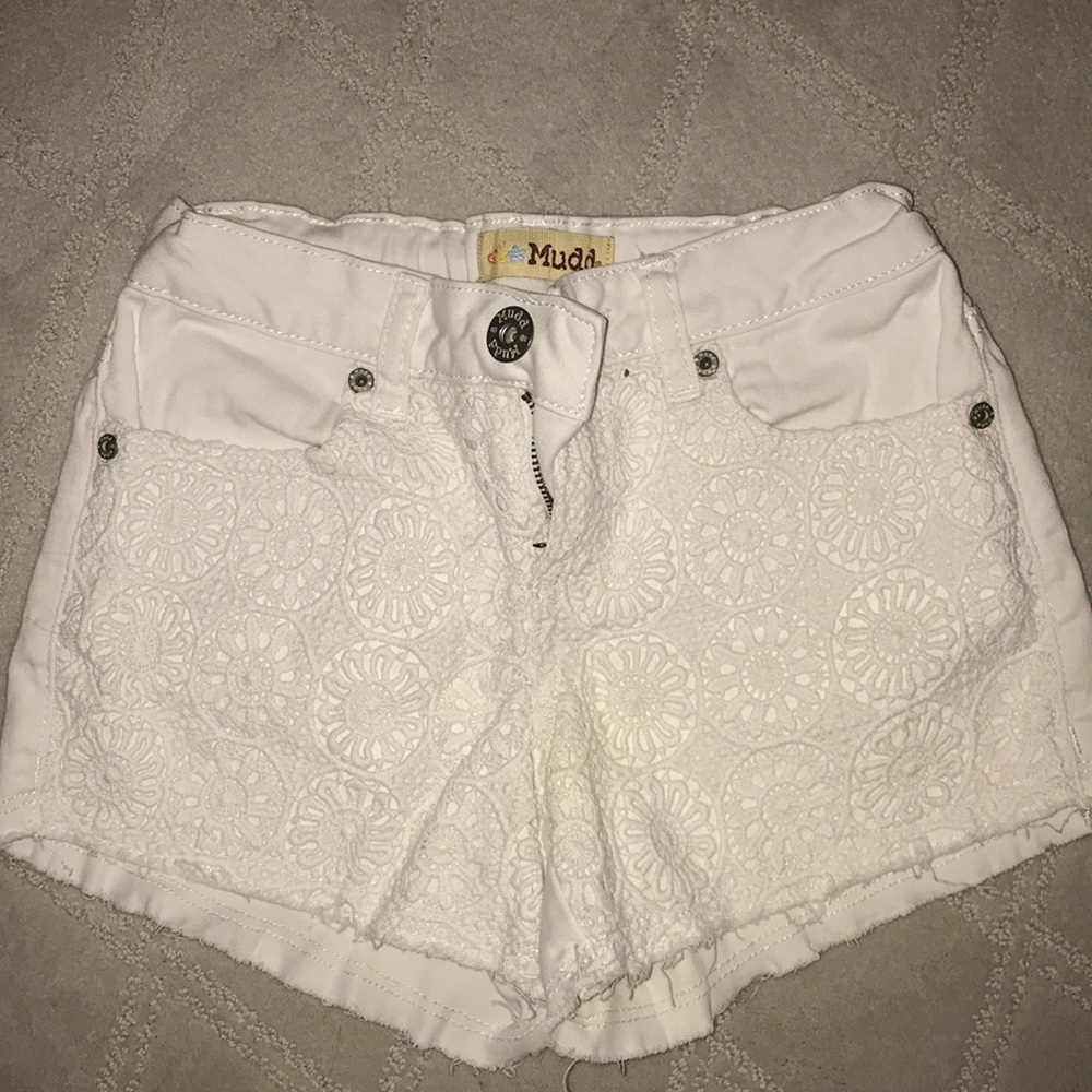 white lace design shorts